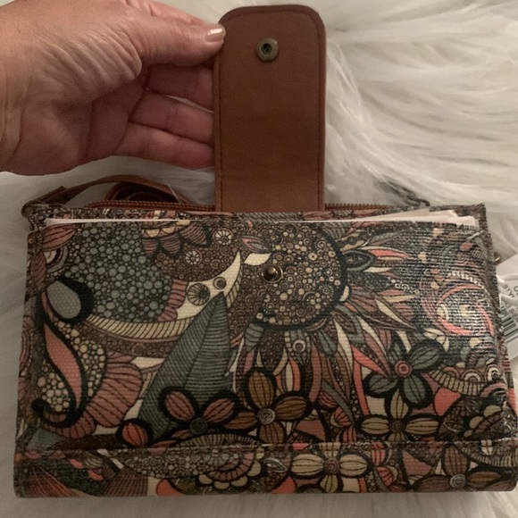 Sakroots Crossbody Smartphone Wallet bag - Picture 5 of 8